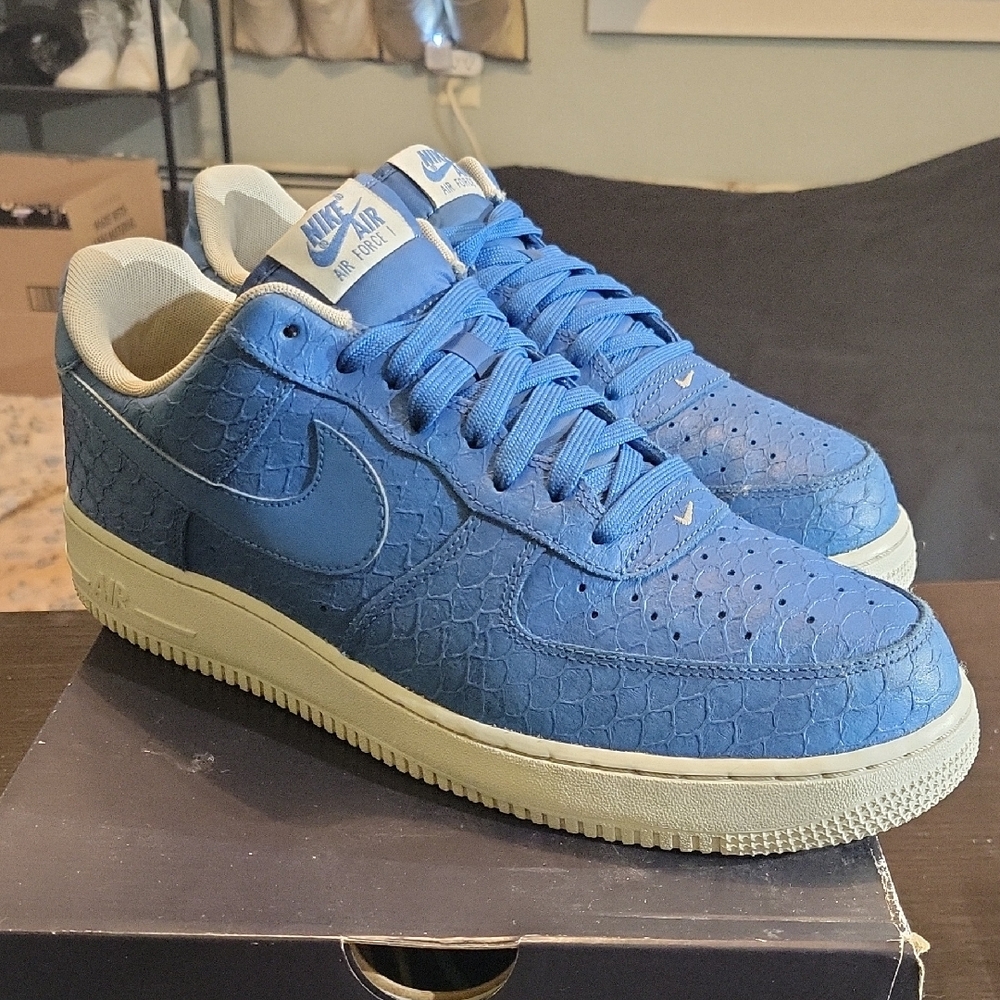 Nike Air Force 1 Low '07 LV8 Rare "Star Blue" (2016) Mens 10.5 Womens 12 EUC - Picture 3 of 10